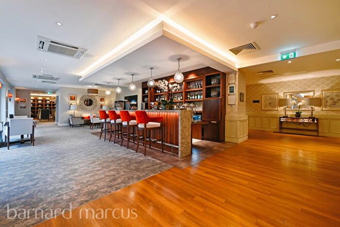 1 Bedroom Retirement Property For Sale In Battersea Park Road, London, SW11