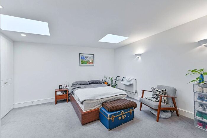 1 Bedroom Flat To Rent In Shillington Old School, Clapham Junction, SW11