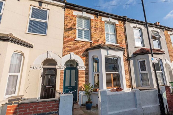 4 Bedroom Terraced House To Rent In Buxton Road, Walthamstow, E17