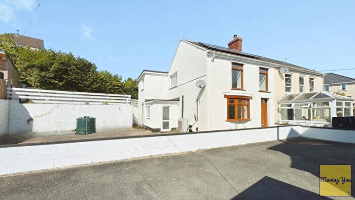 3 Bedroom Semi-Detached House For Sale In Rhiw Road, Abertawe, Powys, SA9