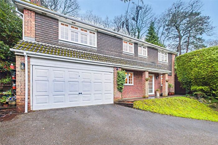 5 Bedroom Detached House For Sale In Mountbatten Rise, Sandhurst, Berkshire, GU47