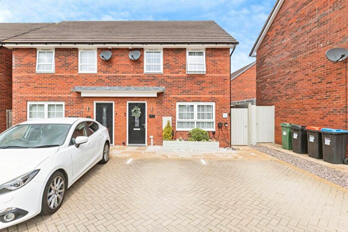 3 Bedroom Semi-Detached House For Sale In Sabina Close, Fairfields, Milton Keynes, MK11