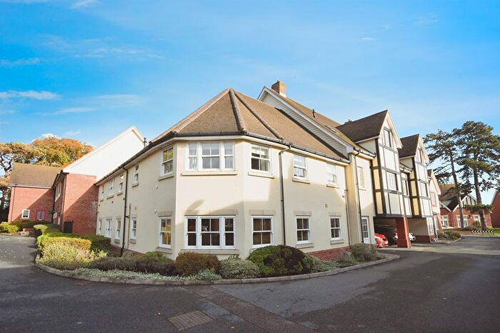 2 Bedroom Flat For Sale In Dame Mary Walk, Halstead, CO9