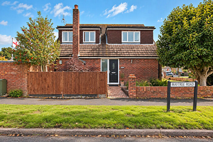 5 Bedroom Detached House For Sale In Sandyfield Crescent, Cowplain, PO8
