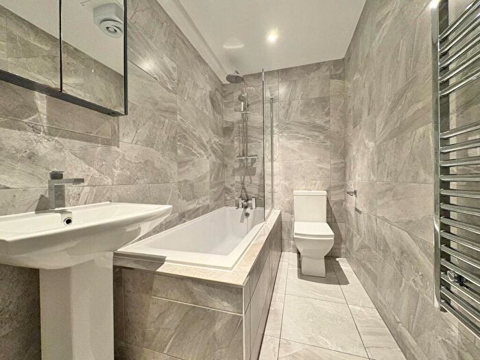 2 Bedroom Flat To Rent In Cardigan Road, Headingley, Leeds, LS6