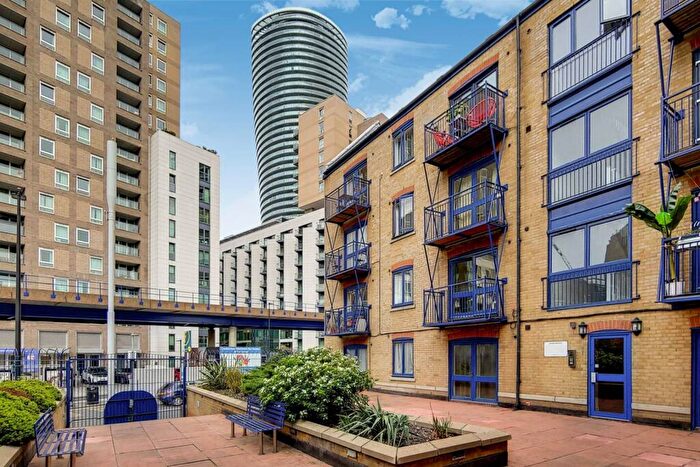 1 Bedroom Flat To Rent In Peninsula Court, Canary Wharf, London, E14
