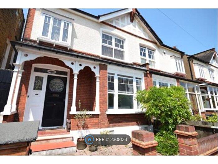 2 Bedroom Flat To Rent In Stanton Road, London, SW20