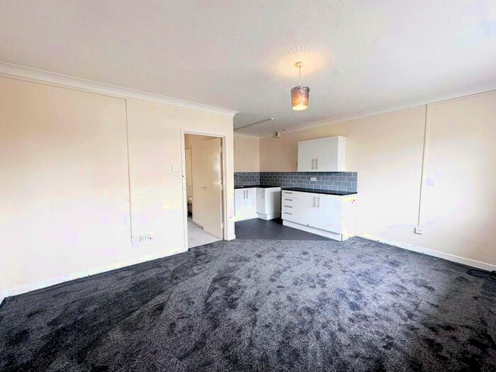 1 Bedroom Flat To Rent In Grounds Avenue, March, PE15