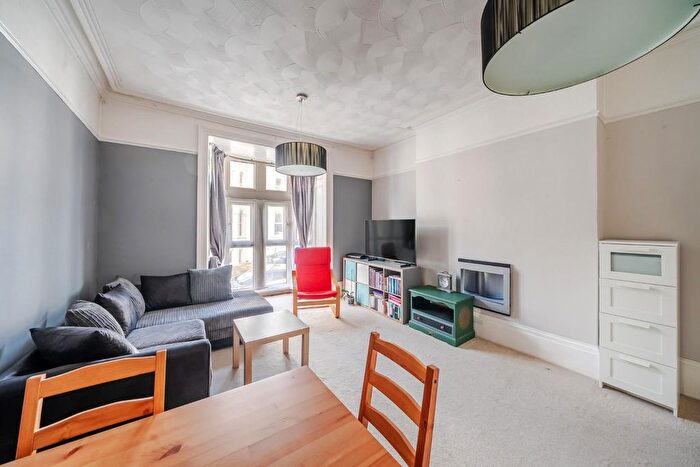 1 Bedroom Flat For Sale In Shaftesbury Road, Southsea, PO5