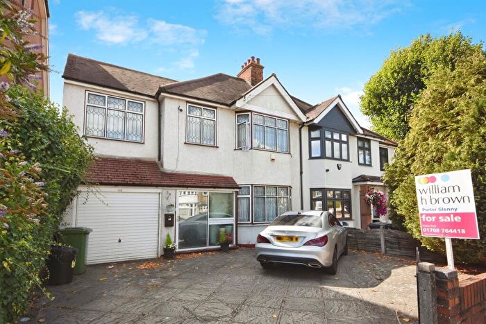 4 Bedroom Semi-Detached House For Sale In Heath Park Road, Romford, RM2