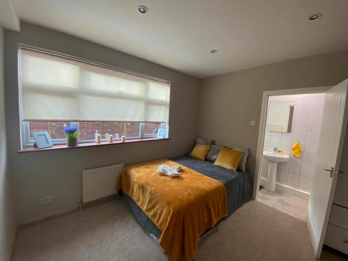 1 Bedroom Flat To Rent In C Hazelbury Crescent, Luton, LU1