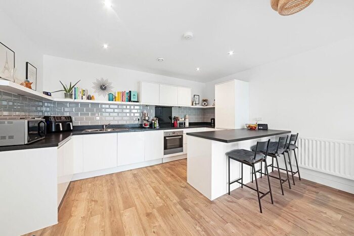 2 Bedroom Flat For Sale In Apple Yard, London, SE20