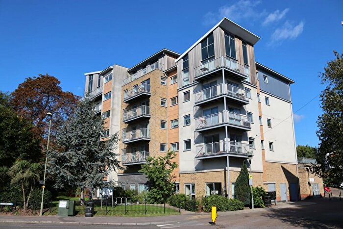 1 Bedroom Apartment For Sale In Coombe Way, Farnborough, GU14