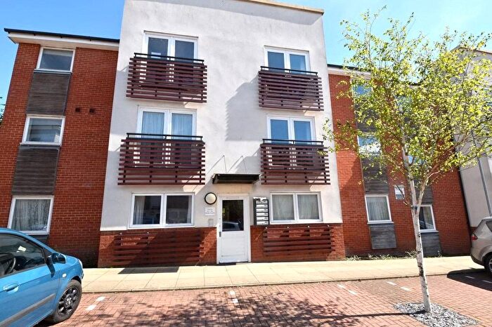 2 Bedroom Flat For Sale In Isham Place, Ipswich, Suffolk, IP3