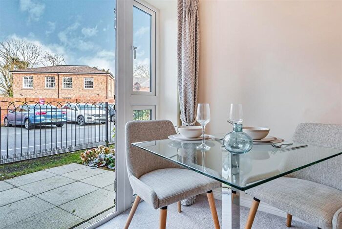 1 Bedroom Retirement Property For Sale In Peel Lodge, Marlow, SL7