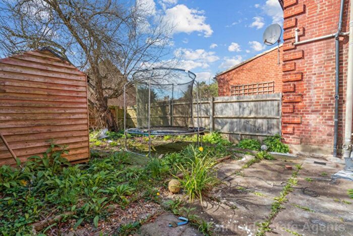 2 Bedroom Maisonette For Sale In Frithwood Avenue, Northwood, HA6