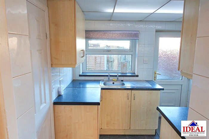 3 Bedroom Terraced House For Sale In Low Lands Walk, Askern, Doncaster, DN6