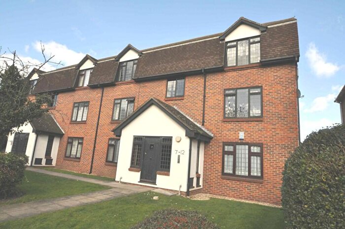 1 Bedroom Flat To Rent In Kentwell Court, - High Road, SS7