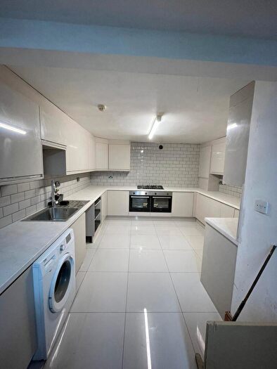 8 Bedroom Terraced House To Rent In Manor Terrace, Hyde Park, Leeds, LS6