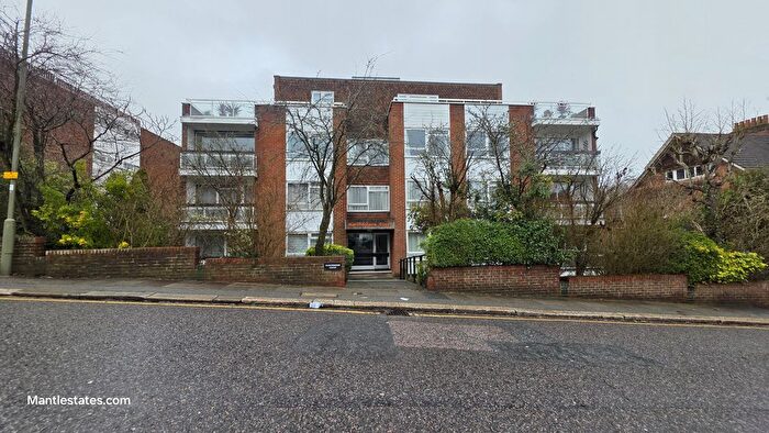 1 Bedroom Flat To Rent In Baronsmere Court, Manor Road, High Barnet, EN5