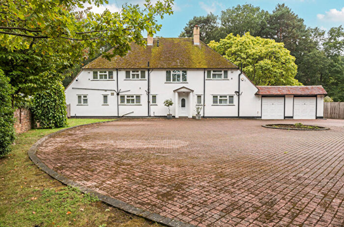 6 Bedroom Detached House For Sale In Old Woking Road, Woking, Surrey, GU22