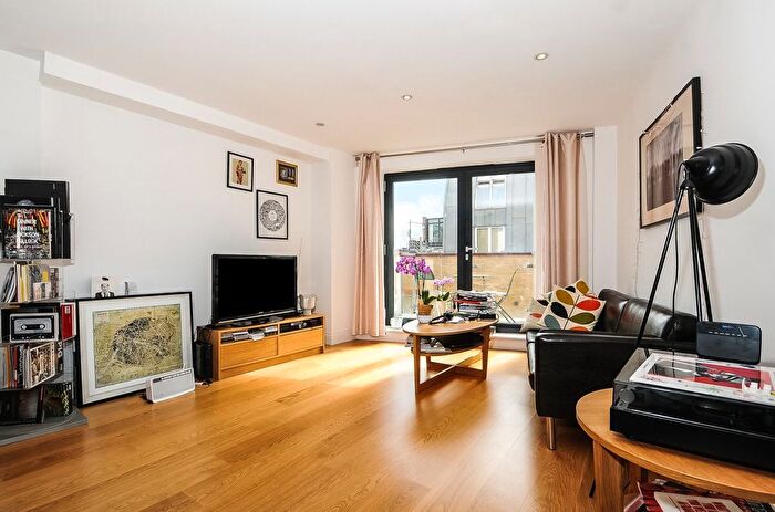 2 Bedroom Flat To Rent In Tooley Street, London Bridge, London, SE1