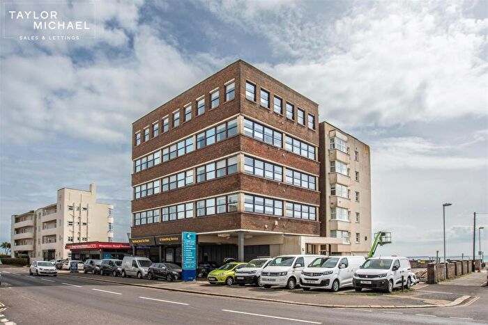 1 Bedroom Apartment To Rent In The Esplanade, Worthing, BN11