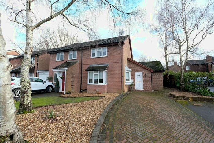 4 Bedroom Semi-Detached House To Rent In Osprey Close, Southampton, SO40