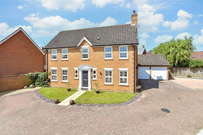 4 Bedroom Detached House For Sale In Victoria Drive, Kings Hill, West Malling, Kent, ME19