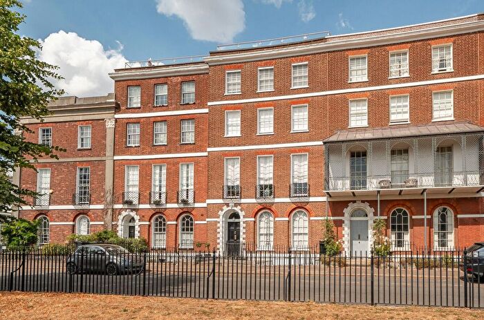 2 Bedroom Flat For Sale In Colleton Crescent, Exeter, EX2