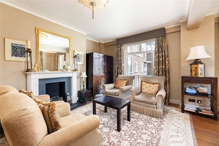 1 Bedroom Flat For Sale In Cheyne Walk, London, SW3