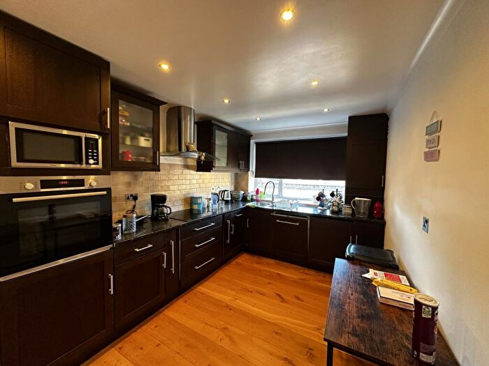 3 Bedroom Flat To Rent In Rectory Road Beckenham, BR3