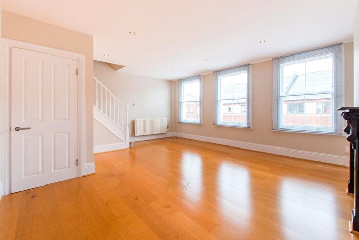 1 Bedroom Flat To Rent In Manor Gardens, Upper Holloway, London, N7