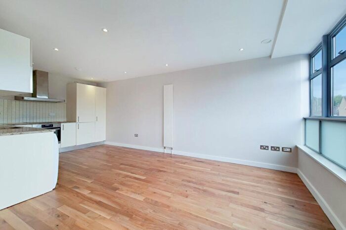 2 Bedroom Flat To Rent In The Broadway, Village Apartments, N8