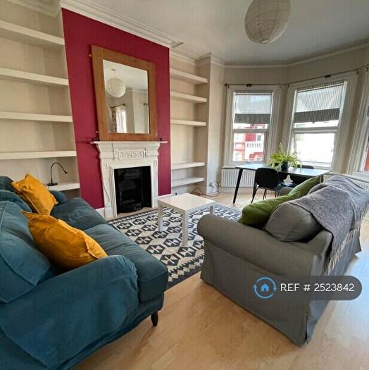 2 Bedroom Flat To Rent In Linacre Road, London, NW2