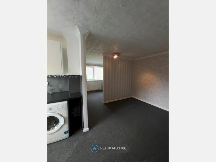 1 Bedroom Flat To Rent In Badgers Walk East, Lytham St. Annes, FY8