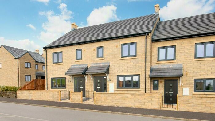 3 Bedroom Semi-Detached House For Sale In Thornton Hills Halifax Road, Denholme, Bradford, BD13
