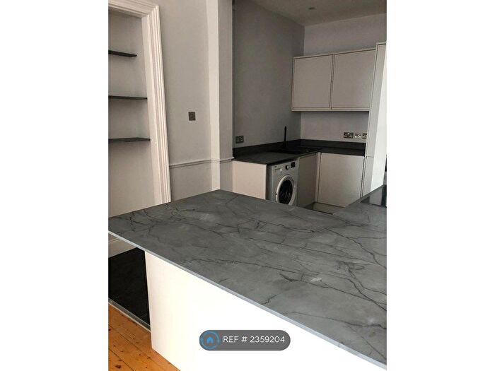 2 Bedroom Flat To Rent In Cartvale Road, Glasgow, G42