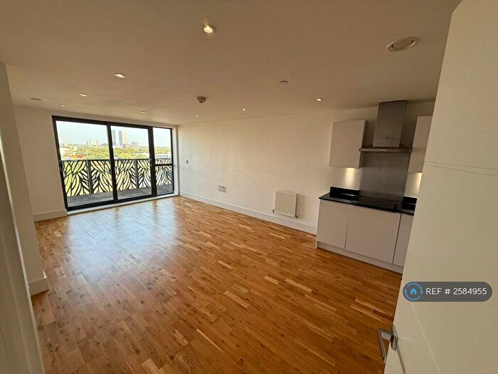 2 Bedroom Flat To Rent In Leven Road, London, E14