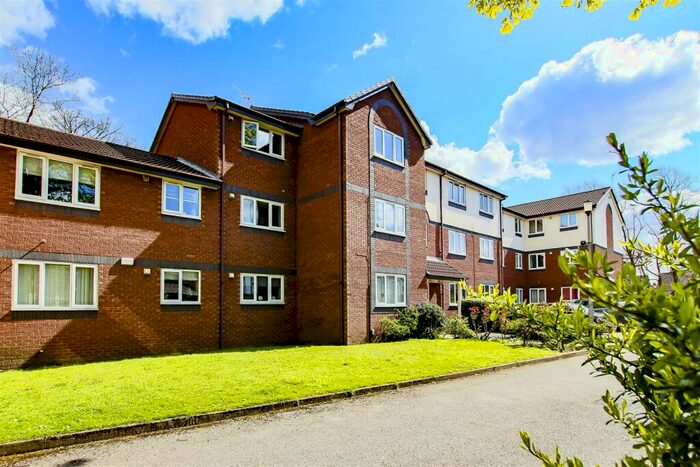 2 Bedroom Flat To Rent In The Hollies, Eccles Old Road, Salford, M6
