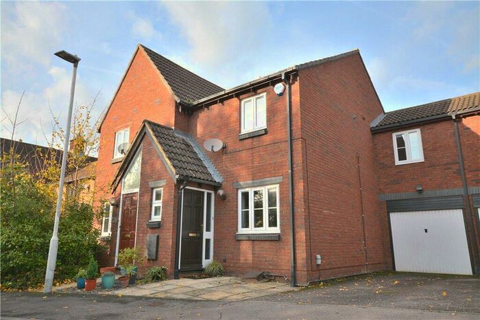 3 Bedroom Terraced House To Rent In Coney Grange, RG42