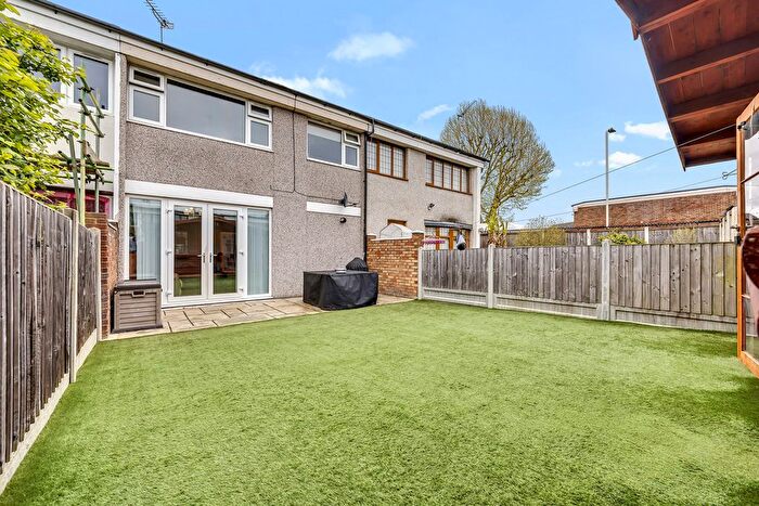 3 Bedroom Terraced House For Sale In Turpin Avenue, Collier Row, RM5