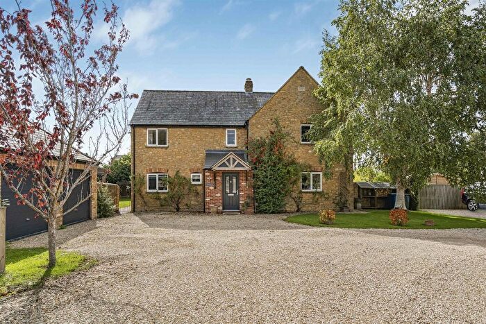 4 Bedroom Property For Sale In North Street, Fritwell, Bicester, OX27
