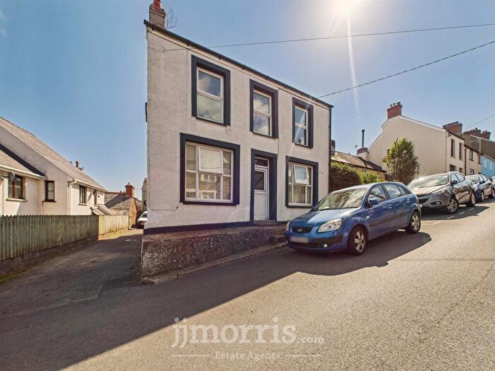 3 Bedroom Link Detached House For Sale In Wallis Street, Fishguard, SA65