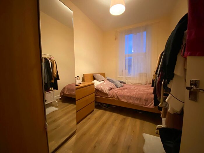 2 Bedroom Flat To Rent In Amersham Road, New Cross, London, SE14