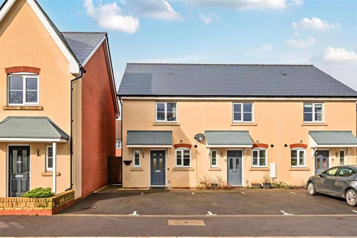 2 Bedroom End Of Terrace House For Sale In Winchcombe Ave, Devizes, SN10