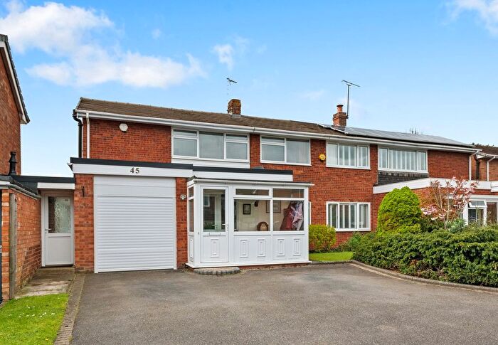 3 Bedroom Semi Detached House For Sale In Brook End Drive, Henley-In-Arden, B95