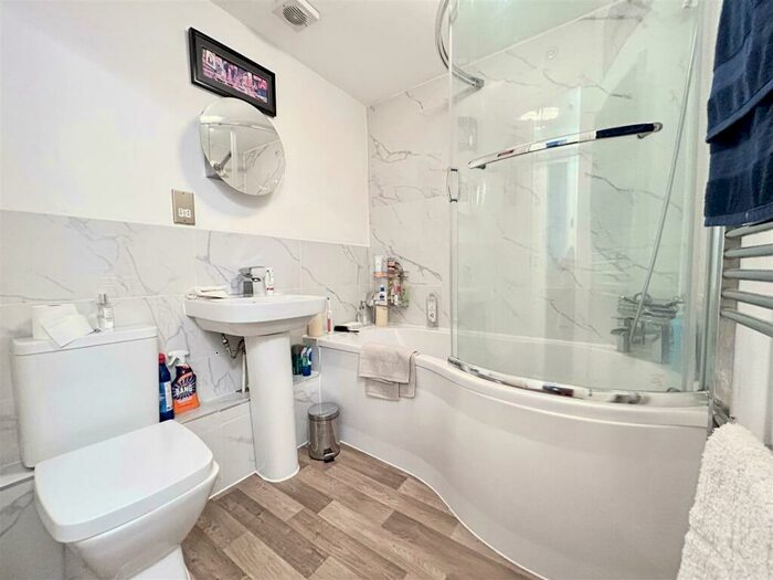 2 Bedroom Apartment To Rent In Chelsea Gardens, Church Langley, Harlow, CM17