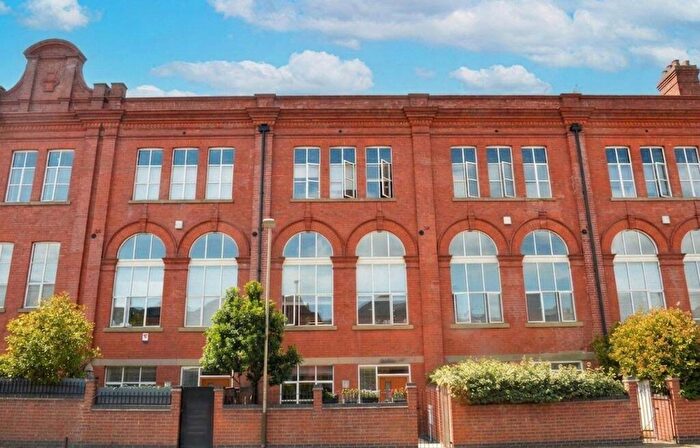 3 Bedroom Terraced House For Sale In Cowper Street, Knighton Fields, Leicester, LE2