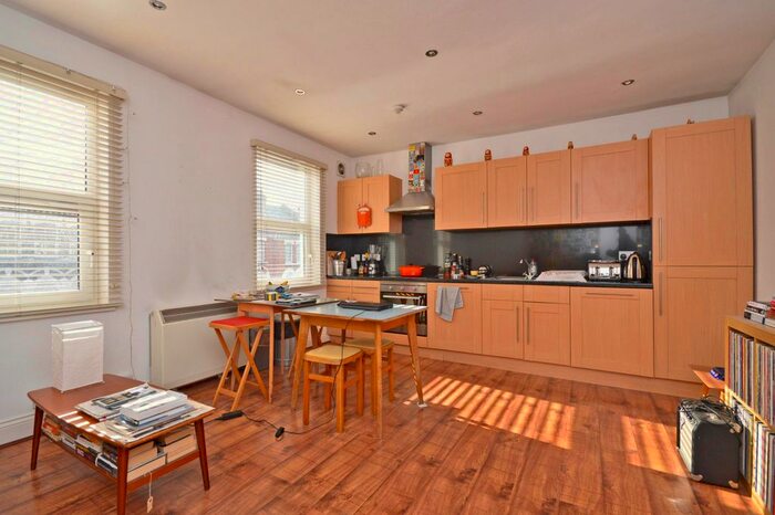 1 Bedroom Flat To Rent In Upper Tooting Road, London, SW17